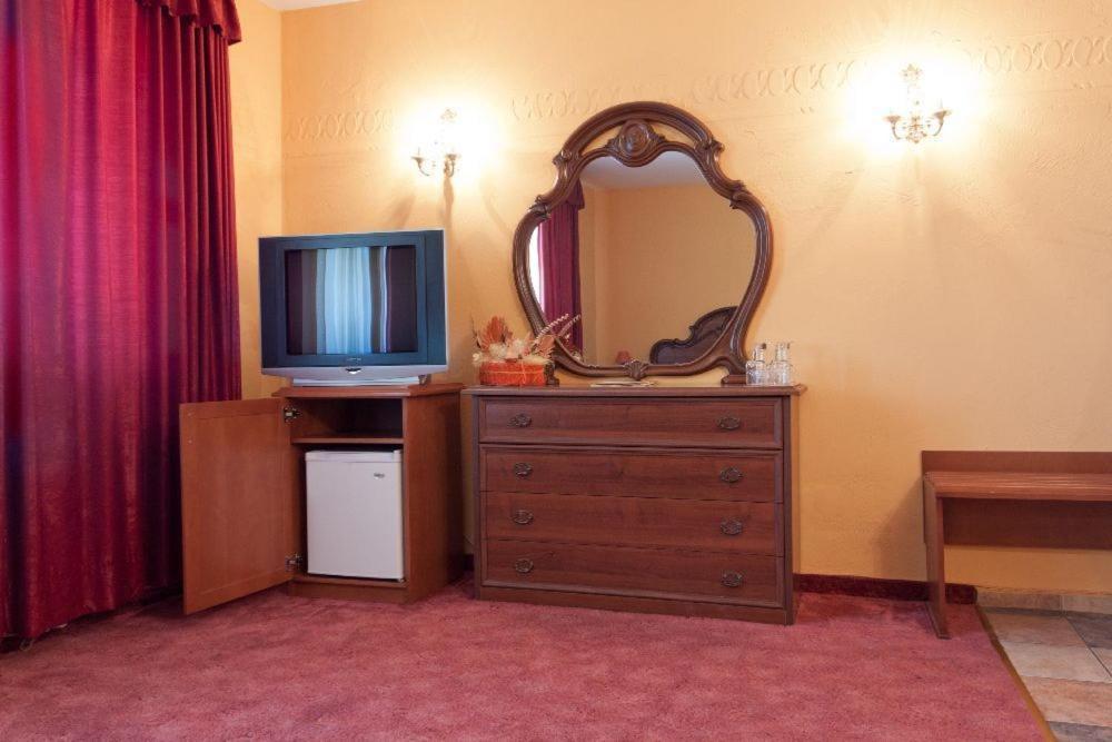 Kaloyanova Fortress Hotel อาร์บานาซิ ห้อง รูปภาพ